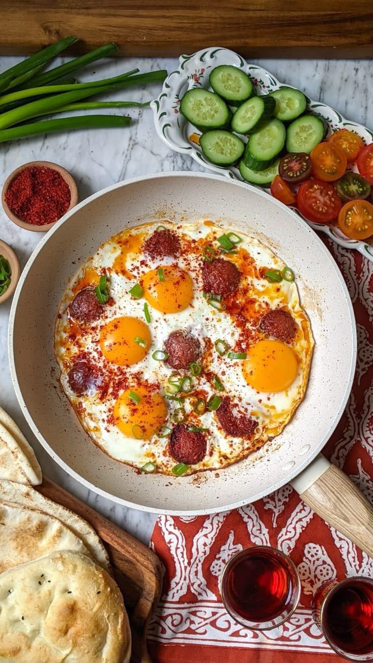 Sucuklu Sahanda Yumurta